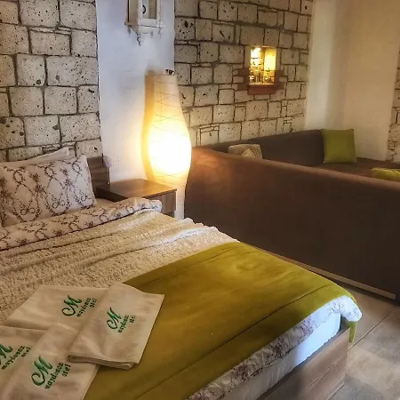 Zevklıler Alaçati Boutique Hotel&fine Dining Alojamento de Acomodação e Pequeno-almoço *